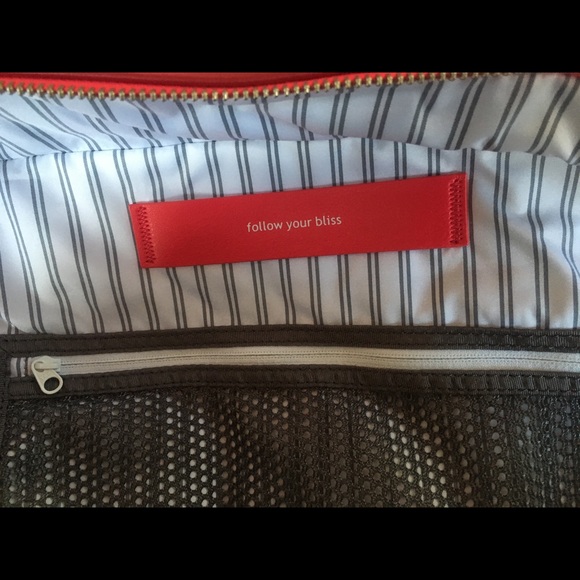 NWOT Lululemon Urban Sanctuary Bag in Red - no shoe bag - Picture 5 of 15